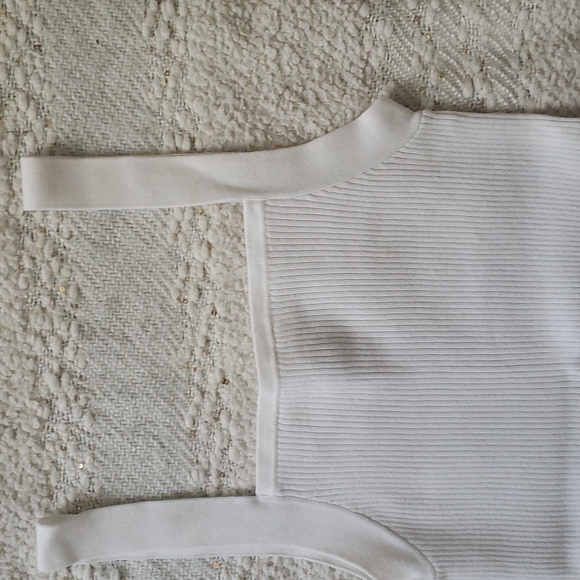 Nine West Tank - Picture 2 of 4